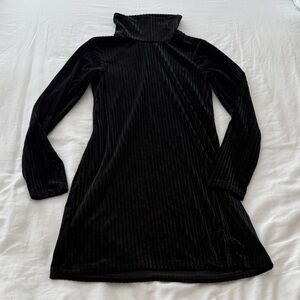 Elegant Black Turtleneck velvety ribbed Dress size 8